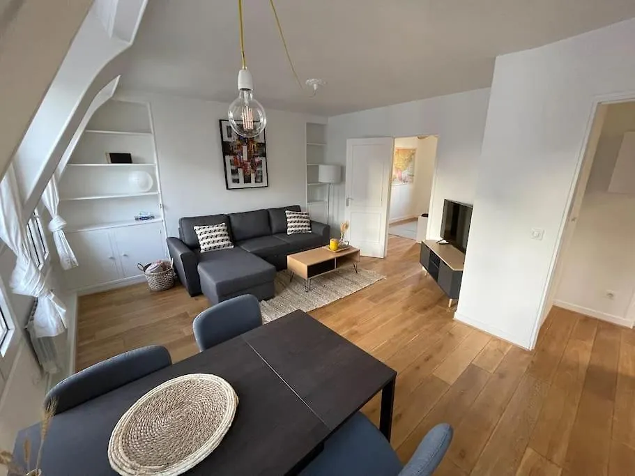 Bright Modern Apartment, 2 Bedrooms, 6 Guests Paris