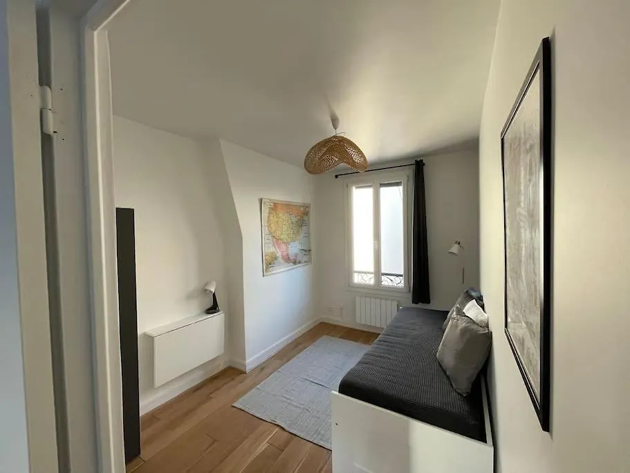 Bright Modern Apartment, 2 Bedrooms, 6 Guests Paris 0*,