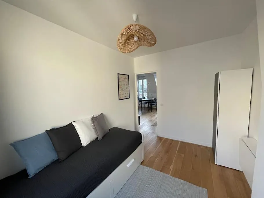 Apartment Bright Modern Apartment, 2 Bedrooms, 6 Guests Paris