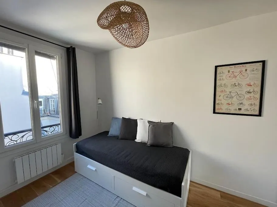 Bright Modern Apartment, 2 Bedrooms, 6 Guests Paris